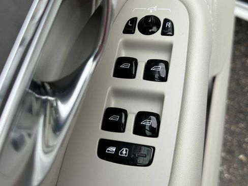 Used 2025 Volvo XC90 B6 Plus w/ Protection Package Premier image 22