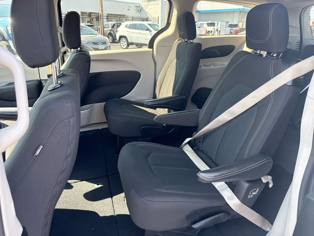 Used 2023 Chrysler Voyager LX FWD image 59