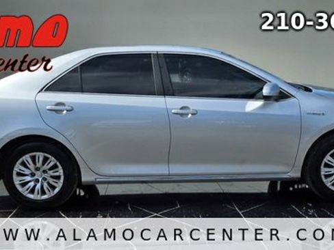 Used 2013 Toyota Camry LE image 6