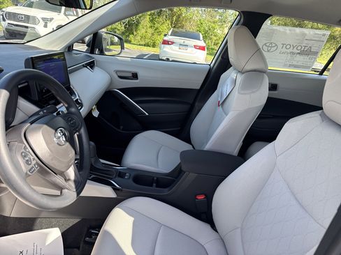New 2025 Toyota Corolla Cross L image 13