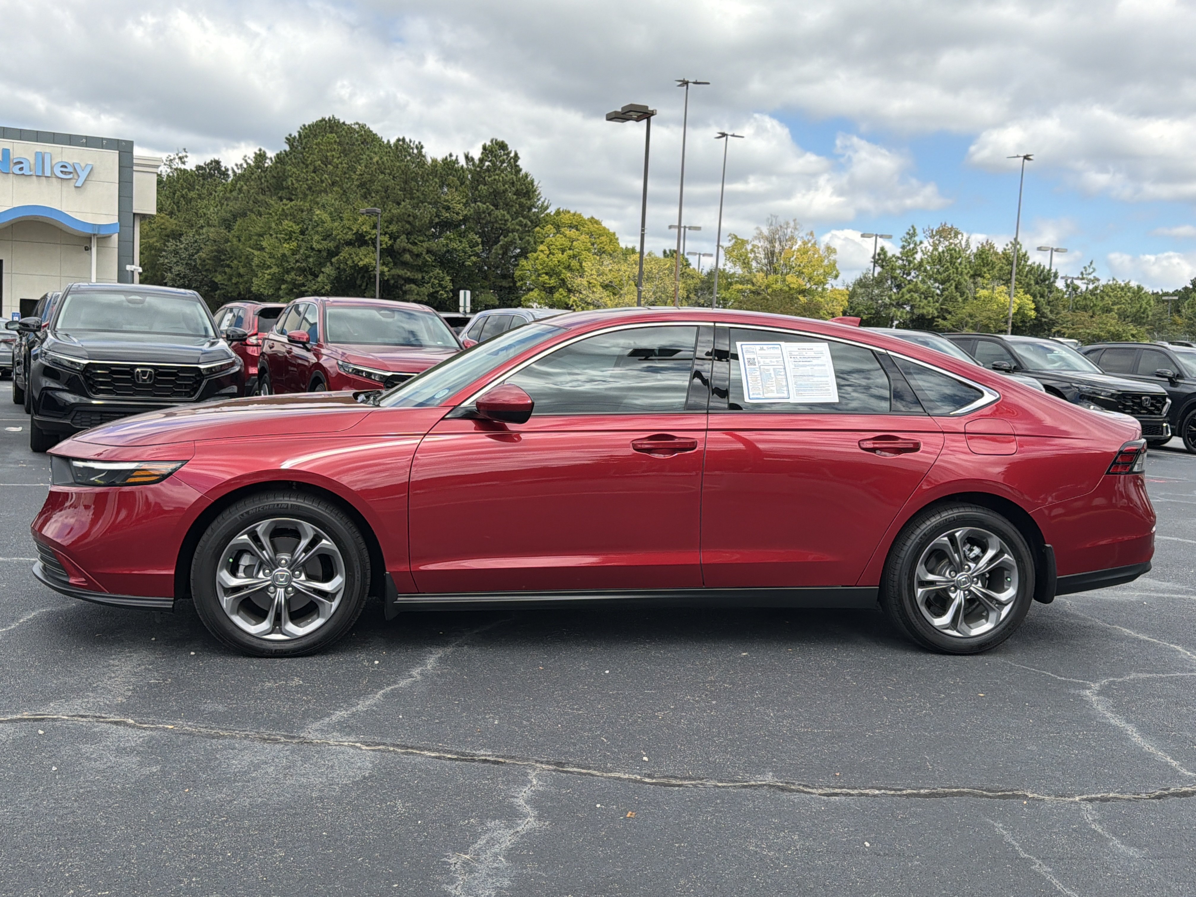 Used 2024 Honda Accord EX image 2