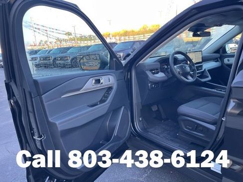 New 2026 Ford Explorer Active image 4