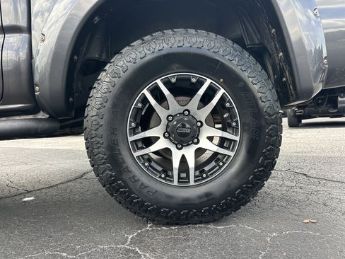 Used 2014 Toyota Tacoma 4x4 Double Cab w/ SR5 Package image 19
