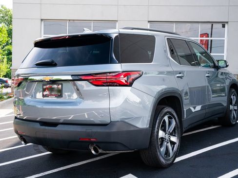 Used 2023 Chevrolet Traverse LT w/ LT Premium Package FWD image 11