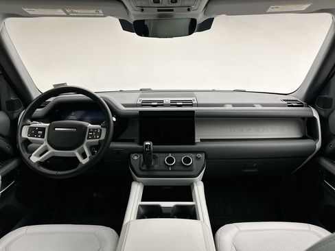 Used 2025 Land Rover Defender 110 S image 20