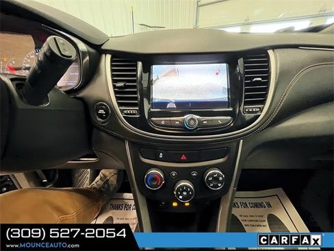 Used 2020 Chevrolet Trax LT w/ LT Convenience Package image 19