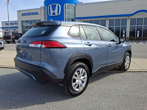 Used 2025 Toyota Corolla Cross L image 6