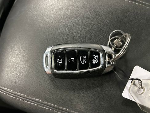 Used 2019 Hyundai Santa Fe Limited AWD/4WD image 20