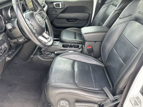 Certified 2022 Jeep Wrangler Unlimited Sahara w/ Cold Weather Group image 14