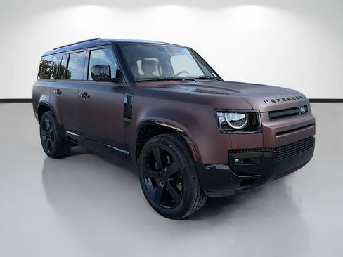 New 2026 Land Rover Defender 130 X-Dynamic SE image 7