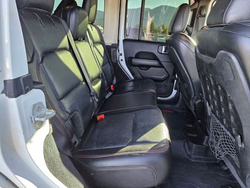 Used 2019 Jeep Wrangler Unlimited Rubicon AWD/4WD image 31