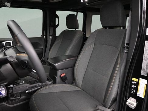 Used 2024 Jeep Wrangler Unlimited Sport AWD/4WD image 32