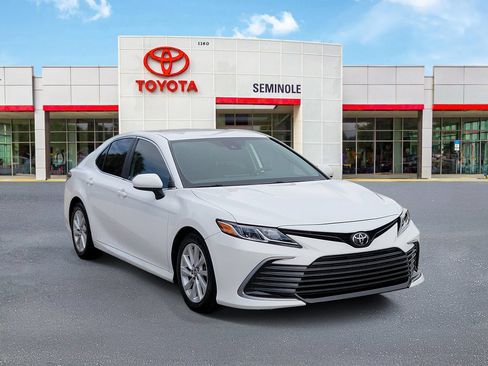 Used 2023 Toyota Camry LE FWD image 2