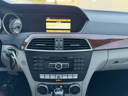 Used 2012 Mercedes-Benz C 250 Sedan image 14