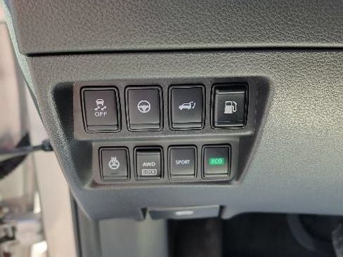 Used 2020 Nissan Rogue SV w/ Sun & Sound Touring Package AWD/4WD image 16