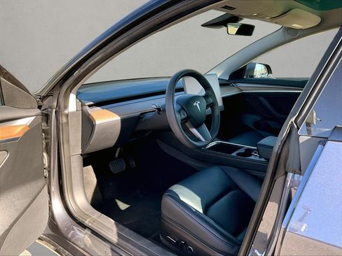 Used 2023 Tesla Model 3 Standard Range image 14