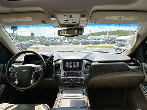 Used 2018 Chevrolet Tahoe Premier AWD/4WD image 3