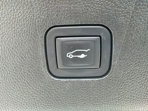 Used 2018 Buick Enclave Premium image 17