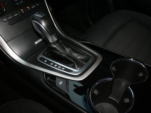 Used 2018 Ford Edge SEL image 14