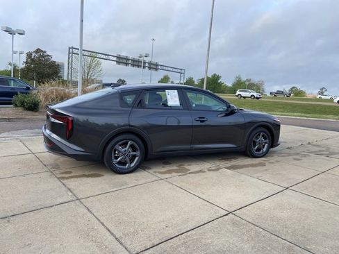 Used 2025 Kia K4 LXS image 5