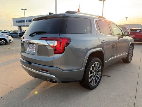 Used 2022 GMC Acadia Denali w/ Denali Technology Package FWD image 5
