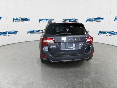Used 2017 Subaru Outback 3.6R Limited AWD/4WD image 9