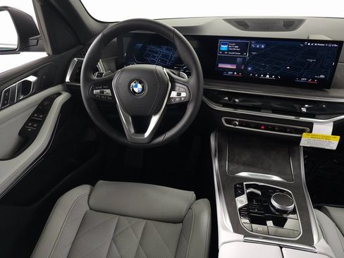 Used 2026 BMW X5 xDrive40i w/ Parking Assistance Package AWD/4WD image 13
