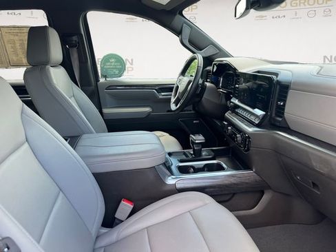 Used 2025 Chevrolet Silverado 1500 LTZ AWD/4WD image 15