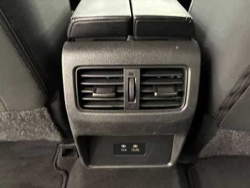 Used 2023 Nissan Rogue SV AWD/4WD image 19