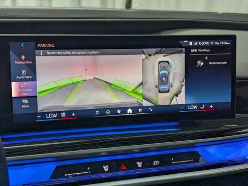 Used 2023 BMW 740i image 13