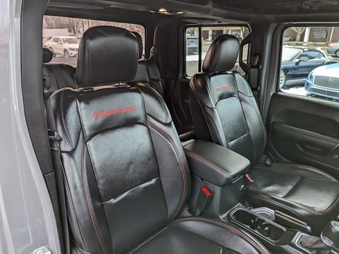 Used 2020 Jeep Gladiator Rubicon w/ Dual Top Group image 28