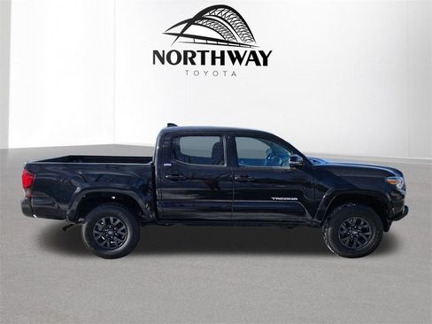 Used 2023 Toyota Tacoma 4x4 Double Cab image 7
