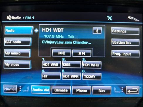 Used 2011 Jaguar XJ image 17