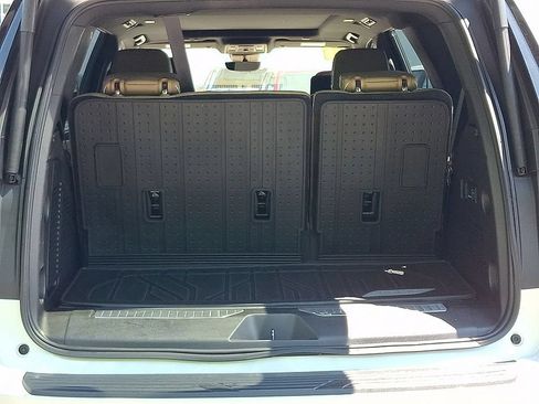 Certified 2023 Chevrolet Tahoe Premier w/ Advanced Technology Package AWD/4WD image 32