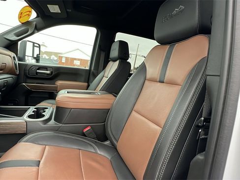 Used 2022 Chevrolet Silverado 2500 High Country w/ Z71 Off-Road Package image 14