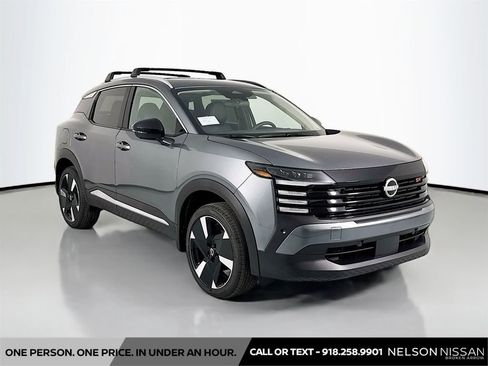 New 2026 Nissan Kicks SR w/ SR Premium Package FWD image 3
