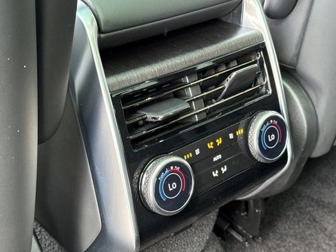 Used 2023 Land Rover Range Rover SE AWD/4WD image 13