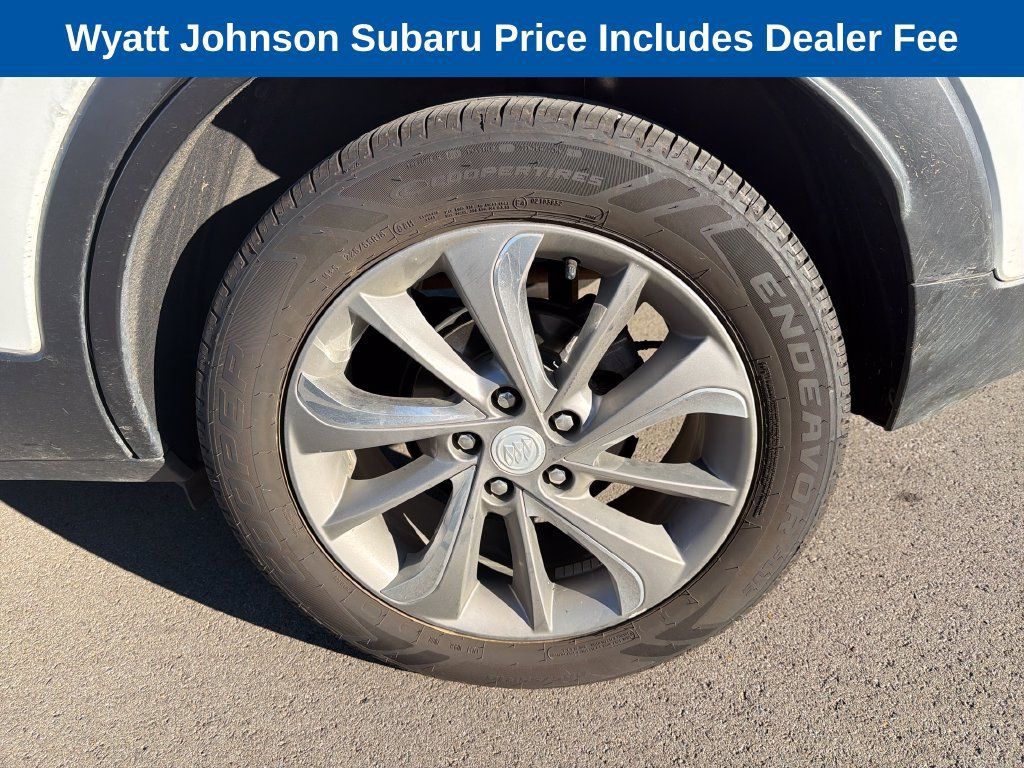 Used 2022 Buick Encore GX Essence w/ Experience Buick Package FWD image 5