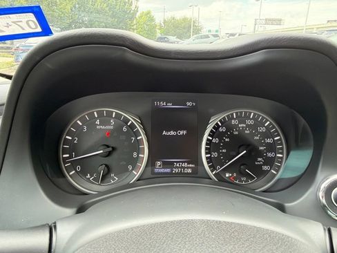 Used 2018 INFINITI Q50 Luxe w/ Cargo Package (L95) RWD image 11
