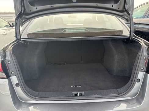 Used 2025 Nissan Versa SV FWD image 30