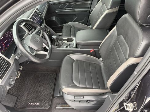 Used 2020 Volkswagen Atlas Cross Sport SEL Premium image 9