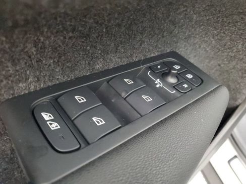 Certified 2023 Volvo C40 P8 Recharge Ultimate AWD/4WD image 22