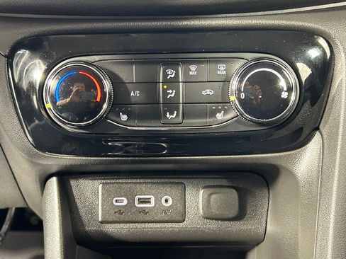 Used 2023 Buick Encore GX Preferred w/ Cold Weather Comfort Package image 19