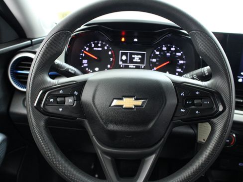 Used 2024 Chevrolet Trax LS image 13