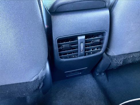 Used 2023 Toyota Corolla Cross LE image 28