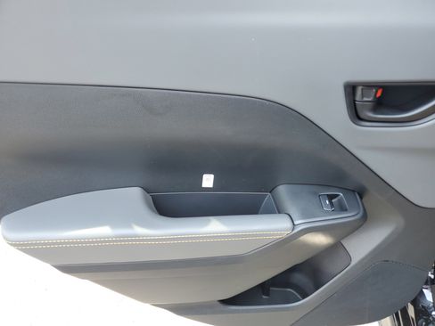 Used 2025 Subaru Crosstrek 2.5i Sport w/ Popular Package #4A image 10