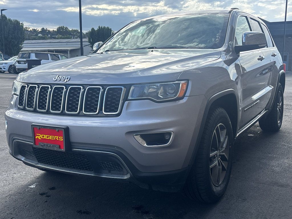 Used 2017 Jeep Grand Cherokee Limited AWD/4WD image 3