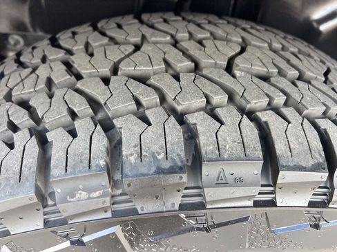 Used 2022 Jeep Cherokee Trailhawk image 17