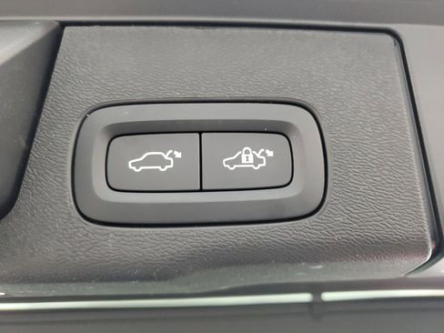 Used 2023 Volvo XC60 B5 Plus w/ Climate Package image 12