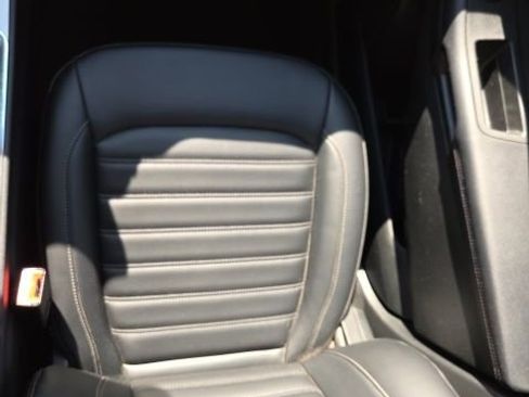 Used 2022 Ford Edge SEL image 19